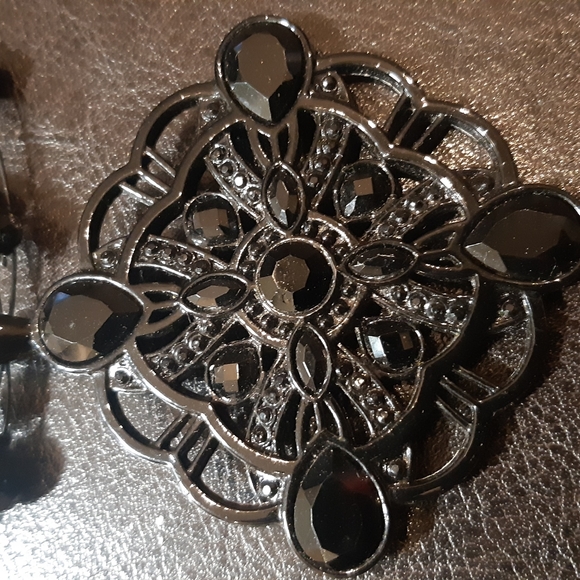 Lia Sophia Necklace - Picture 3 of 4